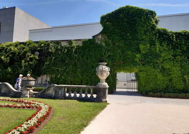works mozarteum-garden
